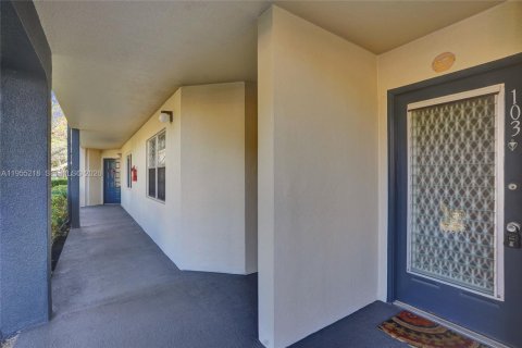 Купить кондоминиум в Пемброк-Пайнс, Флорида 1 спальня, 97.08м2, № 2010161 - фото 29