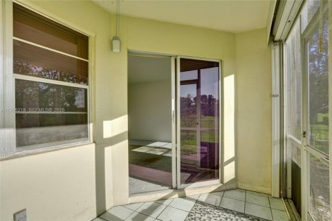 Купить кондоминиум в Пемброк-Пайнс, Флорида 1 спальня, 97.08м2, № 2010161 - фото 18