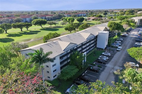 Купить кондоминиум в Пемброк-Пайнс, Флорида 1 спальня, 97.08м2, № 2010161 - фото 30