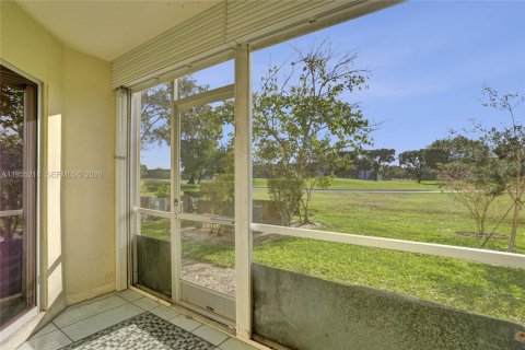 Купить кондоминиум в Пемброк-Пайнс, Флорида 1 спальня, 97.08м2, № 2010161 - фото 19