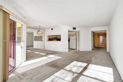 Купить кондоминиум в Пемброк-Пайнс, Флорида 1 спальня, 97.08м2, № 2010161 - фото 6