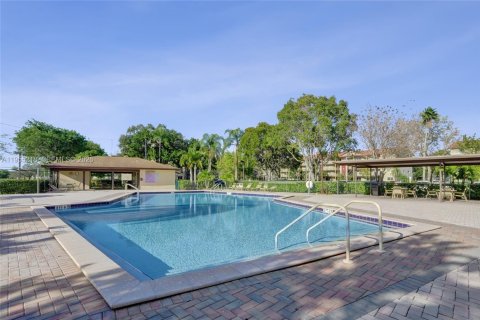 Купить кондоминиум в Пемброк-Пайнс, Флорида 1 спальня, 97.08м2, № 2010161 - фото 26