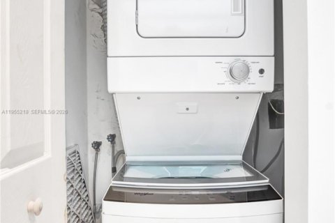 Купить кондоминиум в Пемброк-Пайнс, Флорида 1 спальня, 97.08м2, № 2010161 - фото 9