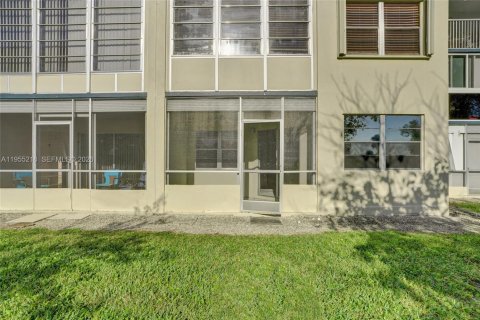 Купить кондоминиум в Пемброк-Пайнс, Флорида 1 спальня, 97.08м2, № 2010161 - фото 20