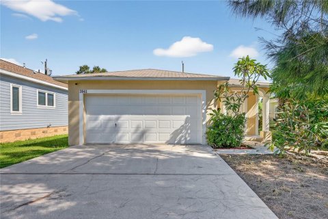 Casa en venta en Saint Petersburg, Florida, 3 dormitorios, 120.77 m2 № 1899049 - foto 1