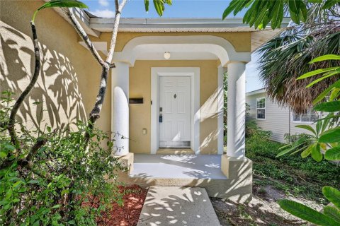 Casa en venta en Saint Petersburg, Florida, 3 dormitorios, 120.77 m2 № 1899049 - foto 2