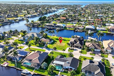 Terrain à Cape Coral, Floride № 2111991
