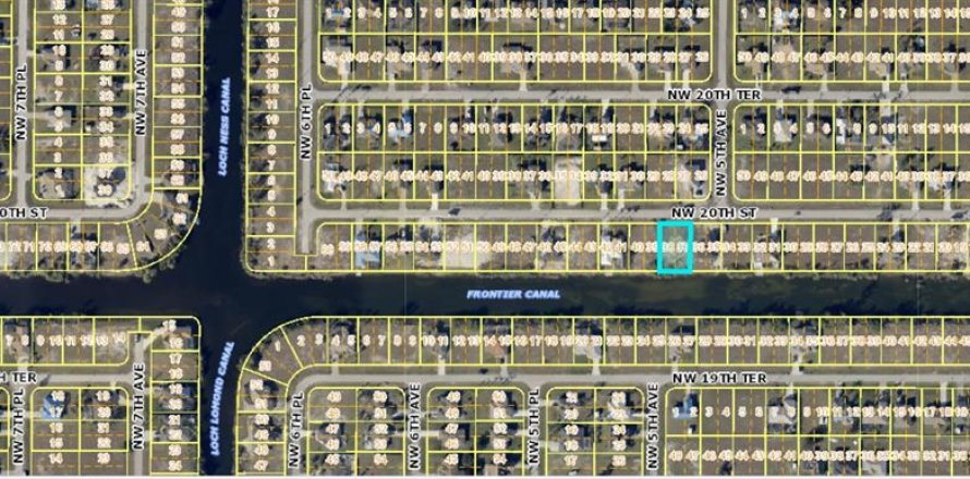 Land in Cape Coral, Florida № 1036852