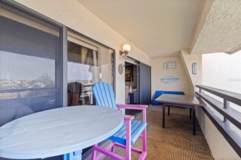 Condo in Tierra Verde, Florida, 2 bedrooms № 2212388 - photo 23