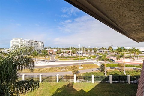 Condo in Tierra Verde, Florida, 2 bedrooms № 2212388 - photo 22
