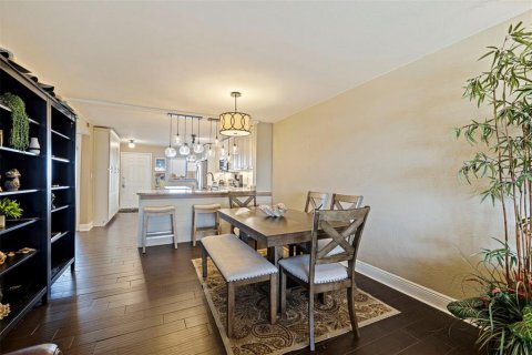 Condo in Tierra Verde, Florida, 2 bedrooms № 2212388 - photo 14