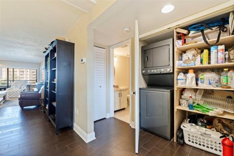 Condo in Tierra Verde, Florida, 2 bedrooms № 2212388 - photo 27