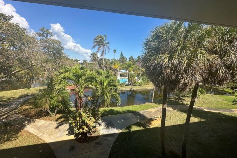 House in Deerfield Beach, Florida 1 bedroom, 67.35 sq.m. № 2031297 - photo 12