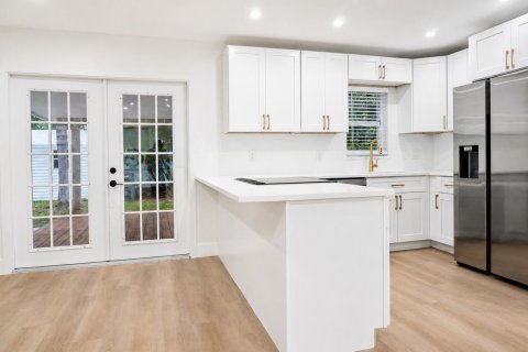 Casa en venta en West Palm Beach, Florida, 3 dormitorios, 92.16 m2 № 2290183 - foto 5