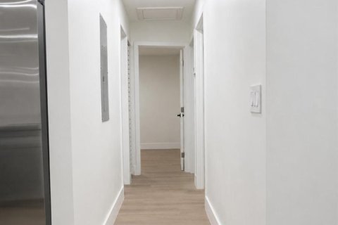 Casa en venta en West Palm Beach, Florida, 3 dormitorios, 92.16 m2 № 2290183 - foto 19