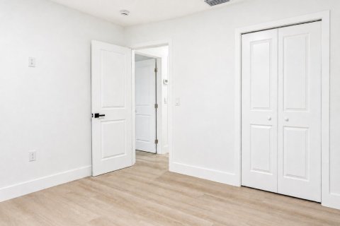 Casa en venta en West Palm Beach, Florida, 3 dormitorios, 92.16 m2 № 2290183 - foto 16