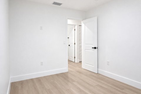 Casa en venta en West Palm Beach, Florida, 3 dormitorios, 92.16 m2 № 2290183 - foto 14
