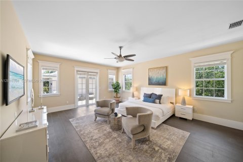 House in Miami, Florida 7 bedrooms, 538.55 sq.m. № 2178030 - photo 20