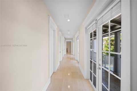 House in Miami, Florida 7 bedrooms, 538.55 sq.m. № 2178030 - photo 25