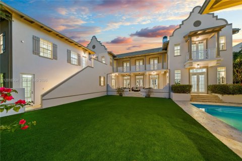 House in Miami, Florida 7 bedrooms, 538.55 sq.m. № 2178030 - photo 2