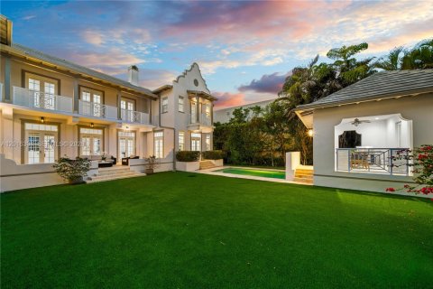 House in Miami, Florida 7 bedrooms, 538.55 sq.m. № 2178030 - photo 3
