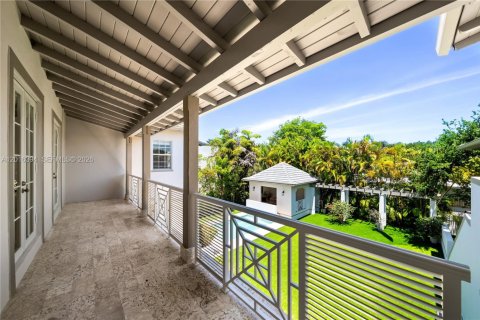House in Miami, Florida 7 bedrooms, 538.55 sq.m. № 2178030 - photo 26