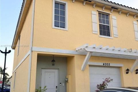 Touwnhouse à louer à Lauderhill, Floride: 3 chambres, 138.98 m2 № 2048884 - photo 2