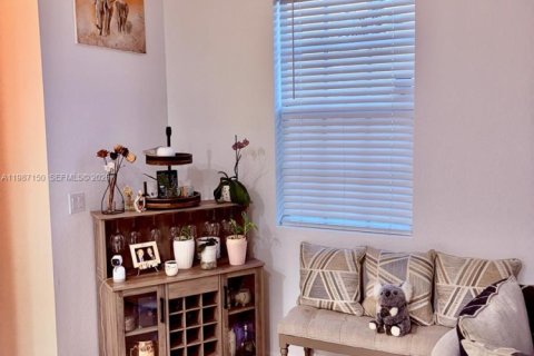 Touwnhouse à louer à Lauderhill, Floride: 3 chambres, 138.98 m2 № 2048884 - photo 12