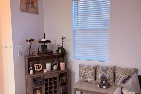 Touwnhouse à louer à Lauderhill, Floride: 3 chambres, 138.98 m2 № 2048884 - photo 10