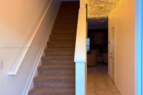 Touwnhouse à louer à Lauderhill, Floride: 3 chambres, 138.98 m2 № 2048884 - photo 4