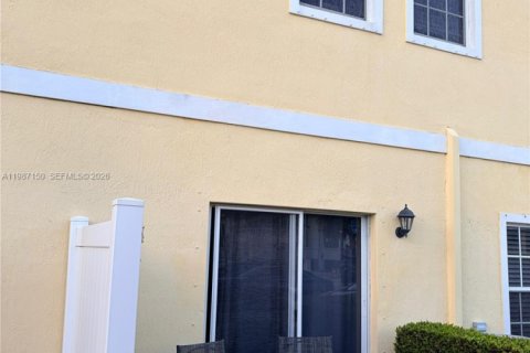 Touwnhouse à louer à Lauderhill, Floride: 3 chambres, 138.98 m2 № 2048884 - photo 13