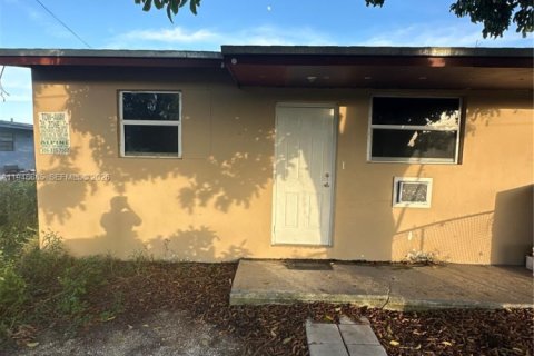House in Homestead, Florida 2 bedrooms, 102.56 sq.m. № 2004697 - photo 2