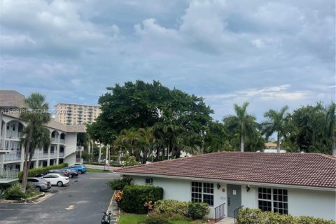 Copropriété à louer à Hallandale Beach, Floride: 2 chambres, 111.48 m2 № 1996865 - photo 5