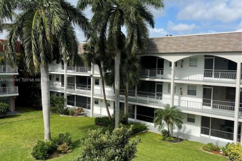 Copropriété à louer à Hallandale Beach, Floride: 2 chambres, 111.48 m2 № 1996865 - photo 7