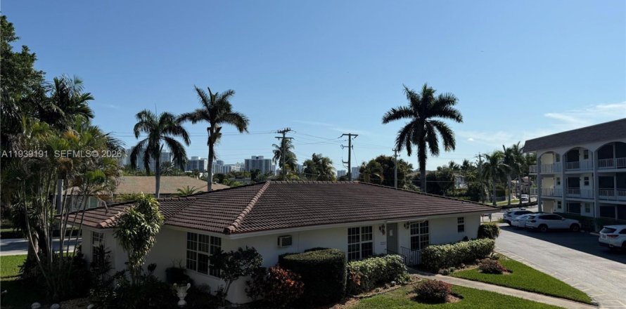Condo à Hallandale Beach, Floride, 2 chambres  № 1996865