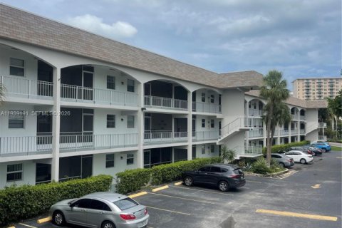Copropriété à louer à Hallandale Beach, Floride: 2 chambres, 111.48 m2 № 1996865 - photo 6
