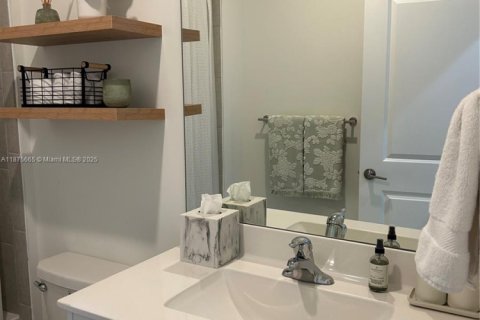 Снять в аренду виллу или дом в Хомстед, Флорида 3 спальни, 198.53м2, № 1926543 - фото 30