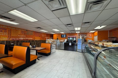 Купить коммерческую недвижимость в Майами, Флорида № 2060530 - фото 4