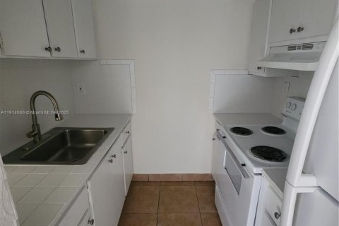 Apartment in Cutler Bay, Florida 2 bedrooms, 2311.97 sq.m. № 1973646 - photo 11