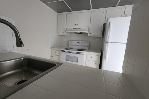 Apartment in Cutler Bay, Florida 2 bedrooms, 2311.97 sq.m. № 1973646 - photo 8