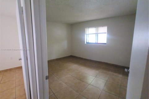 Apartment in Cutler Bay, Florida 2 bedrooms, 2311.97 sq.m. № 1973646 - photo 9