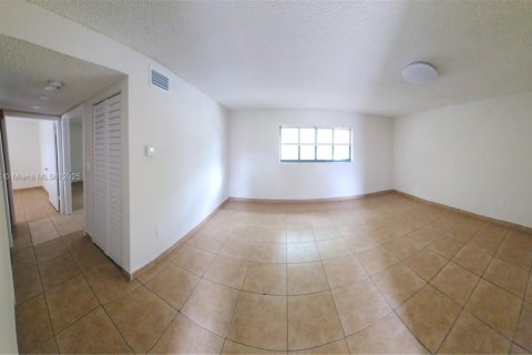 Apartment in Cutler Bay, Florida 2 bedrooms, 2311.97 sq.m. № 1973646 - photo 7
