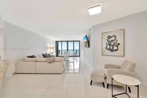 Condominio en venta en Jensen Beach, Florida, 2 dormitorios, 125.05 m2 № 1937985 - foto 6