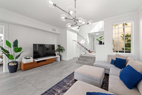 Casa en venta en Aventura, Florida, 3 dormitorios, 235.97 m2 № 1944881 - foto 2