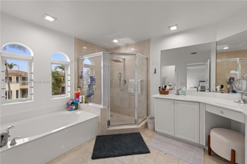 Casa en venta en Aventura, Florida, 3 dormitorios, 235.97 m2 № 1944881 - foto 30