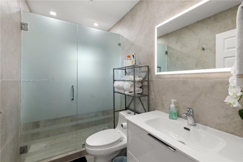 Casa en venta en Aventura, Florida, 3 dormitorios, 235.97 m2 № 1944881 - foto 15