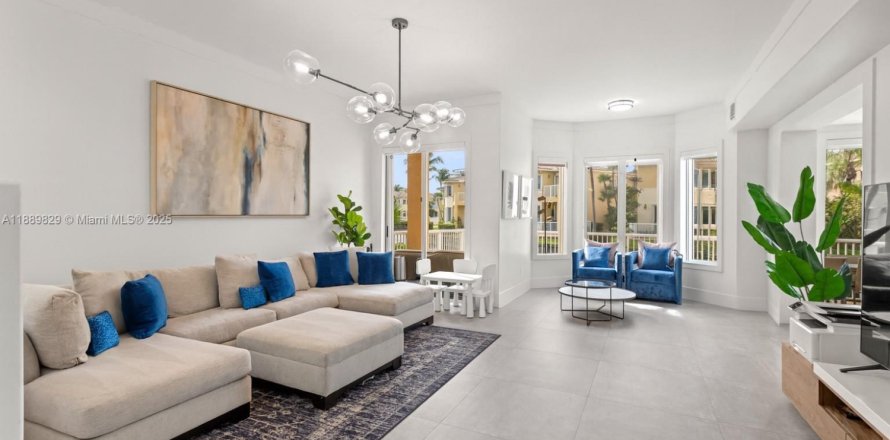 Casa en Aventura, Florida 3 dormitorios, 235.97 m2 № 1944881