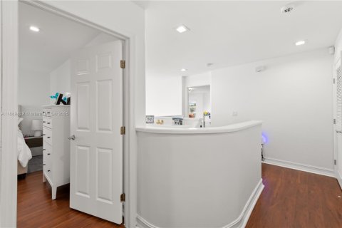 Casa en venta en Aventura, Florida, 3 dormitorios, 235.97 m2 № 1944881 - foto 17