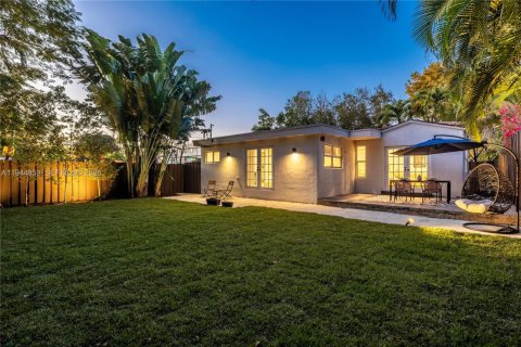 Casa en venta en Miami, Florida, 2 dormitorios, 120.59 m2 № 2001690 - foto 28