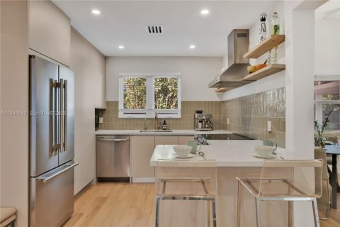 Casa en venta en Miami, Florida, 2 dormitorios, 120.59 m2 № 2001690 - foto 5